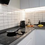 Casa Dolce Casa - Elegant 3br Near Metro & Beach,valencia 아파트 *